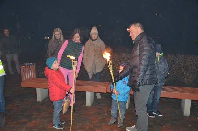 Lāčplēša dienas piemiņas brīži un lāpu gājiens Mārupē, 11.11.2014.