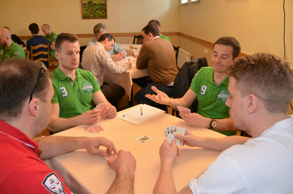 Hokeja sabiedrības zolītes čempionāts Mārupē 03.04.2016.