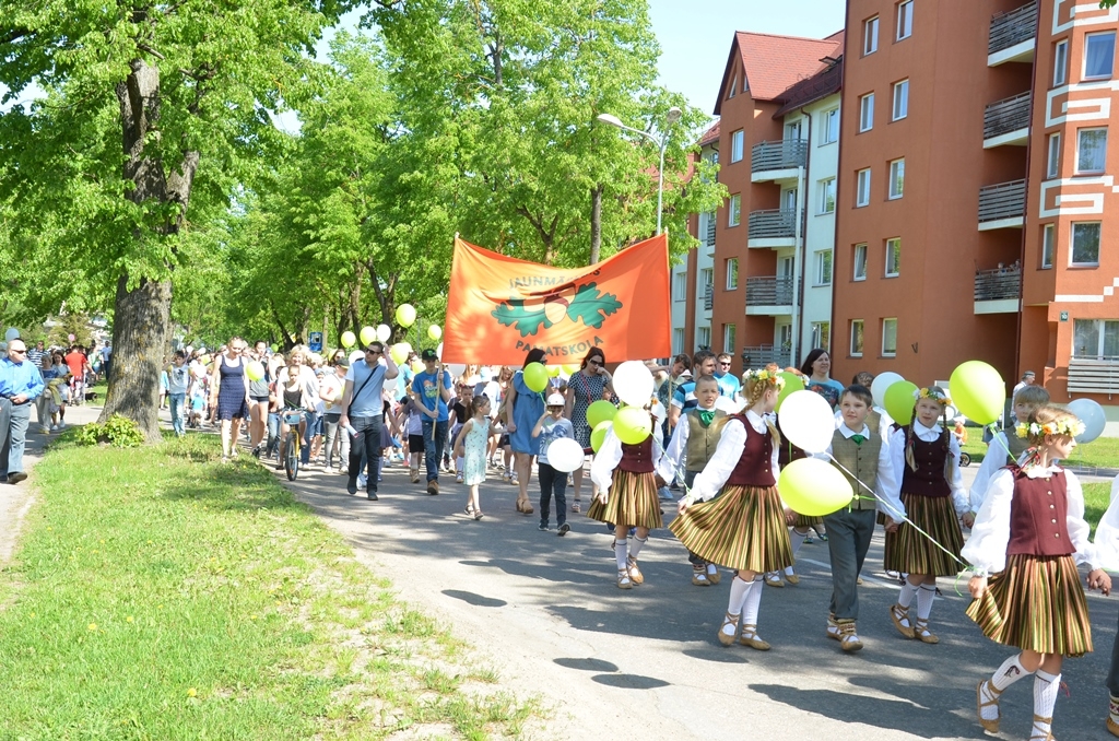 Bērnu un jauniešu svētki “Ar vasaru saujā” 2017