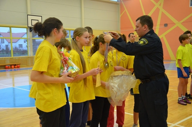 Policijas – skolu sporta diena “Esi draugs!”, 27.11.2013.