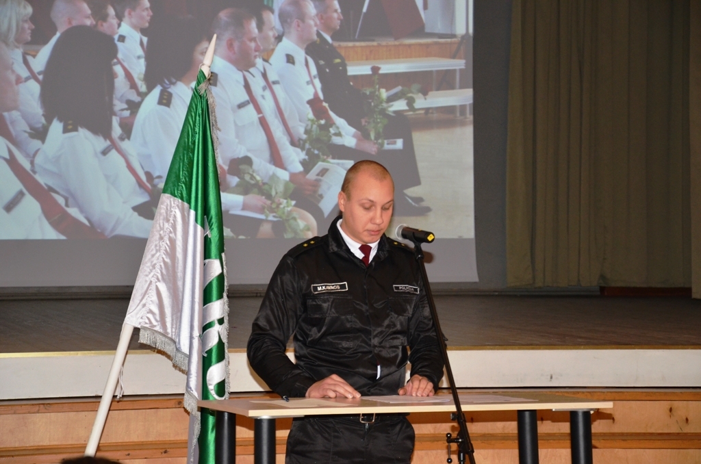Pašvaldības policijas darbinieku zvēresta nodošana 04.12.2015.