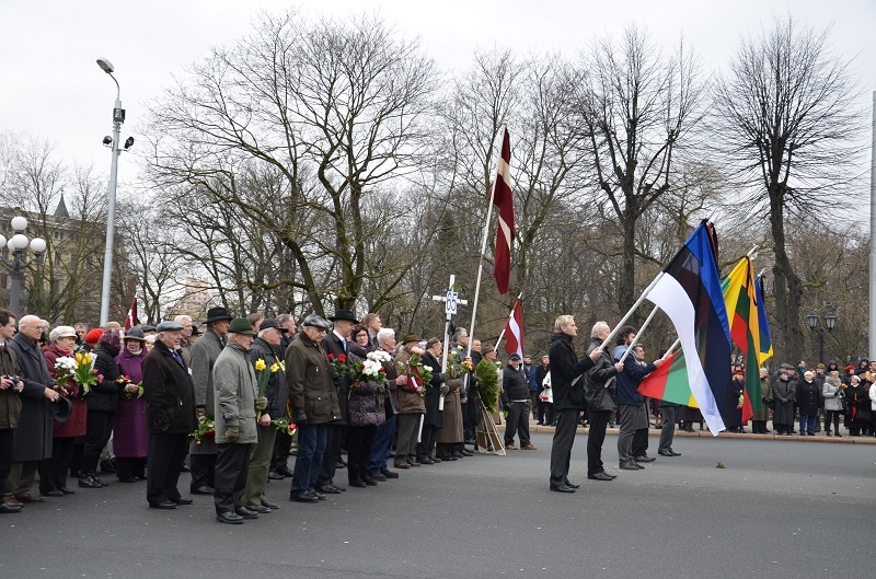 Mārupieši, komunistiskā genocīda upurus pieminot, 25.03.2014.