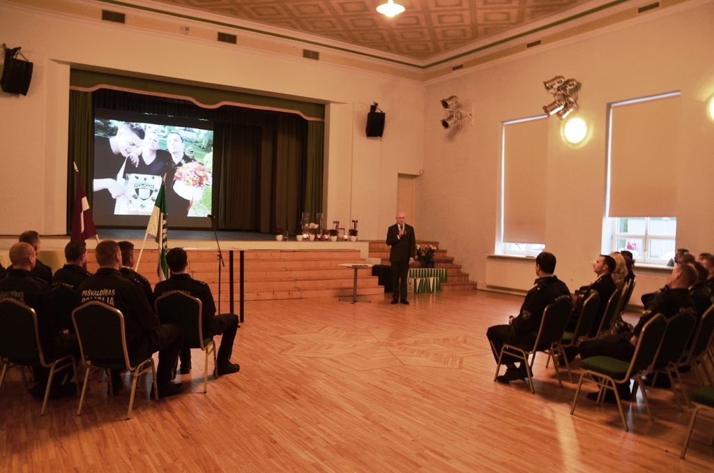 Pašvaldības policijas darbinieku zvēresta nodošana 04.12.2015.
