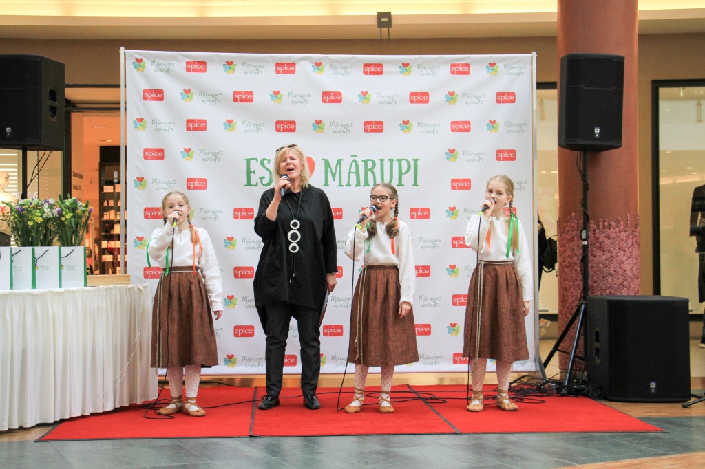 Foto izstādes “Es mīlu Mārupi” atklāšana, 30.04.2017.
