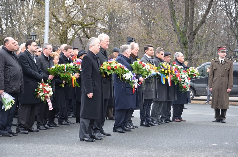 Mārupieši, komunistiskā genocīda upurus pieminot, 25.03.2014.