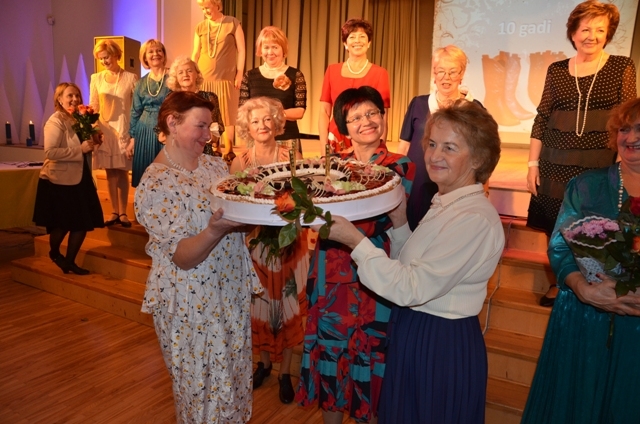 Senioru līnijdeju grupa “Vējiem līdzi” nosvin 10 gadu jubileju, 29.11.2014.