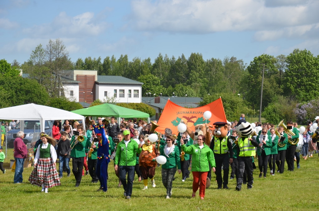 Bērnu un jauniešu svētki “Ar vasaru saujā”, 31.05.2015.