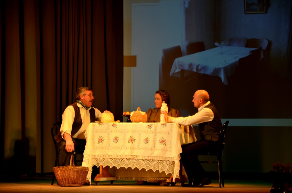 Mārupes Dāmu klubiņa izrāde “Pirms simts gadiem Bieriņmuižā” 17.11.2015.