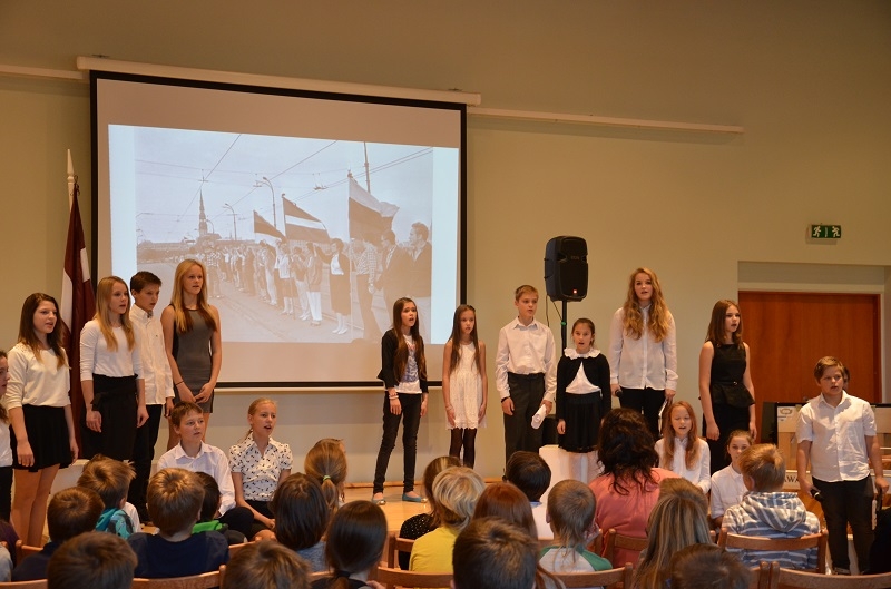 Jaunmārupes pamatskolā atmostas Latvija, atmostas Baltija, 23.10.2014.