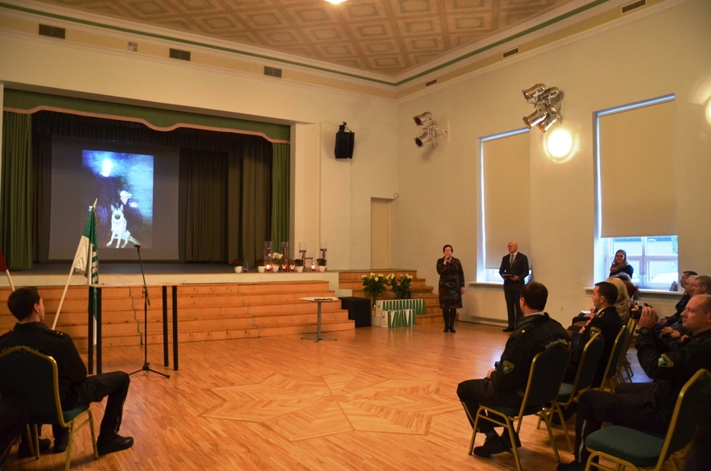 Pašvaldības policijas darbinieku zvēresta nodošana 04.12.2015.