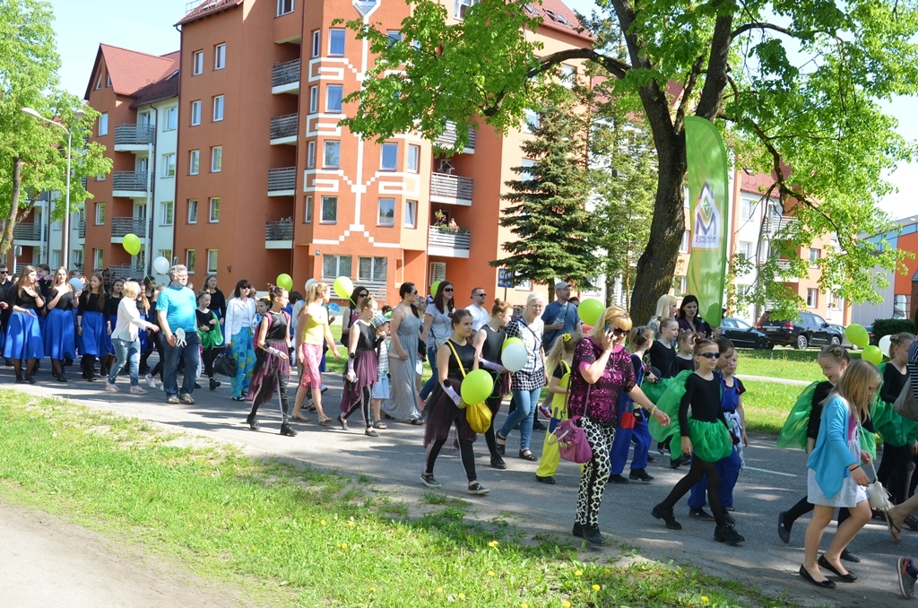 Bērnu un jauniešu svētki “Ar vasaru saujā” 2017