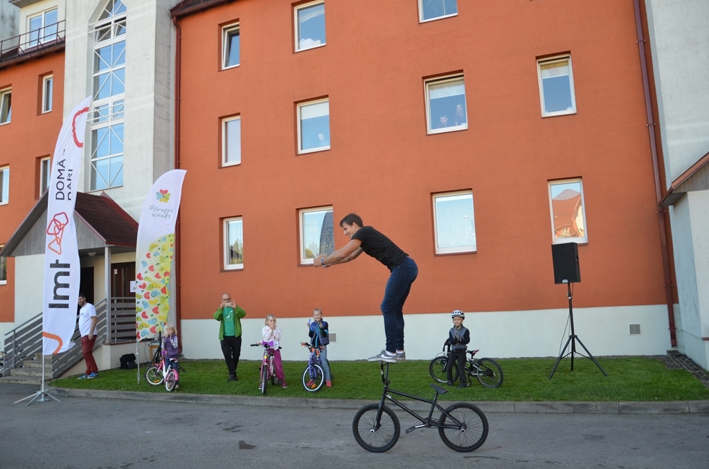 Atjaunotā skeitparka un uzstādīto velonovietņu atklāšana Jaunmārupē, 01.10.2016.