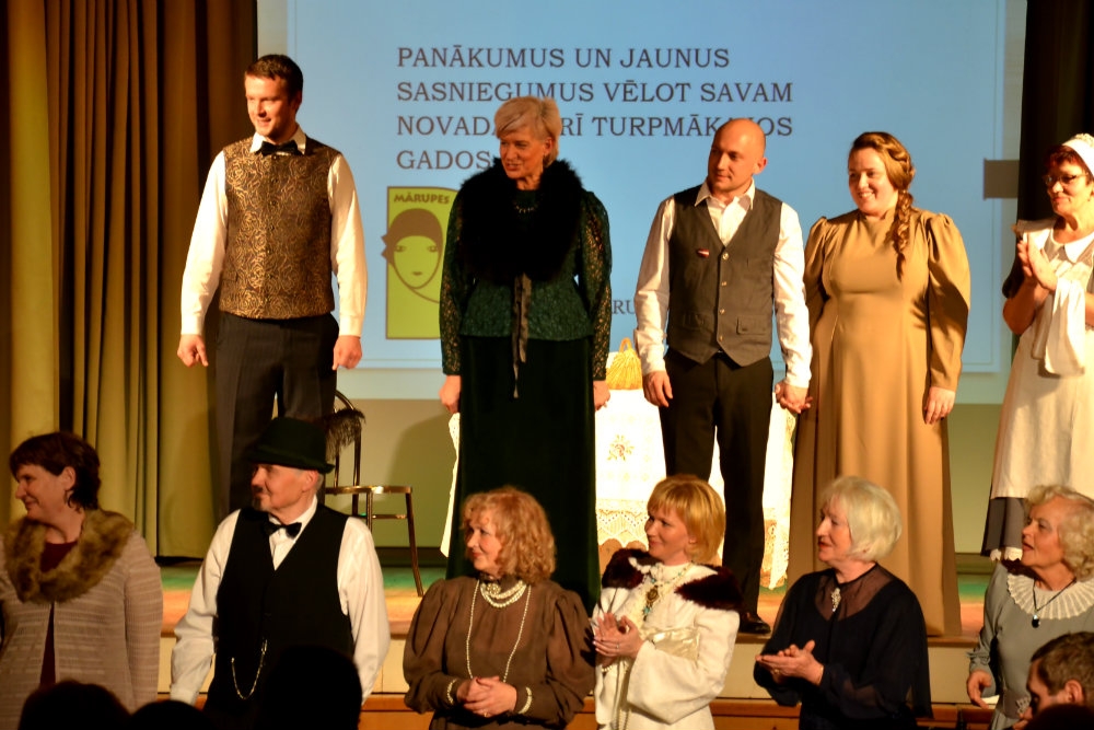 Mārupes Dāmu klubiņa izrāde “Pirms simts gadiem Bieriņmuižā” 17.11.2015.