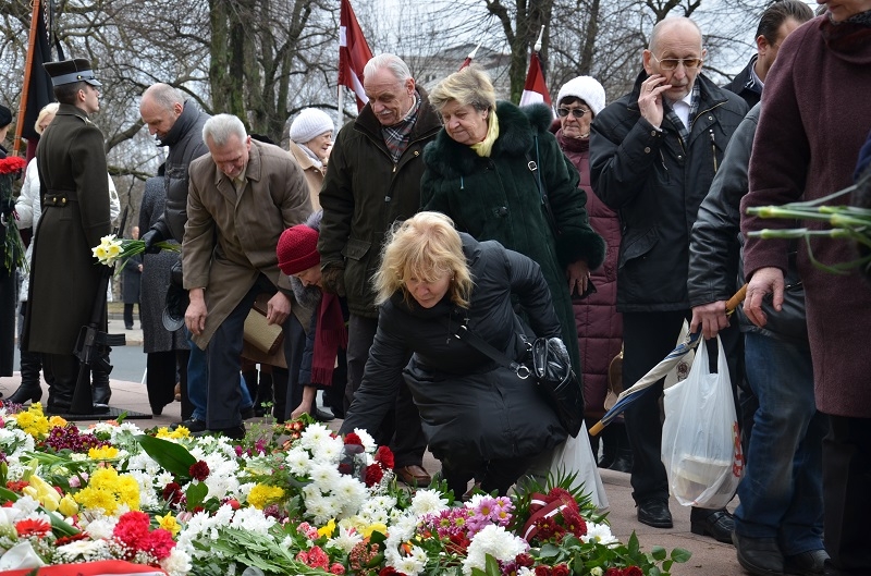 Mārupieši, komunistiskā genocīda upurus pieminot, 25.03.2014.