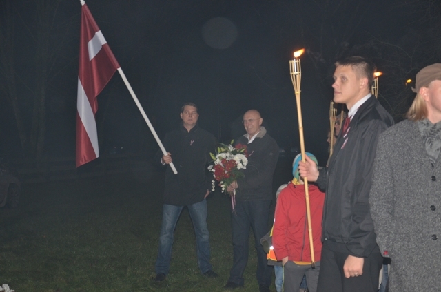 Lāčplēša dienas piemiņas brīži un lāpu gājiens Mārupē, 11.11.2014.
