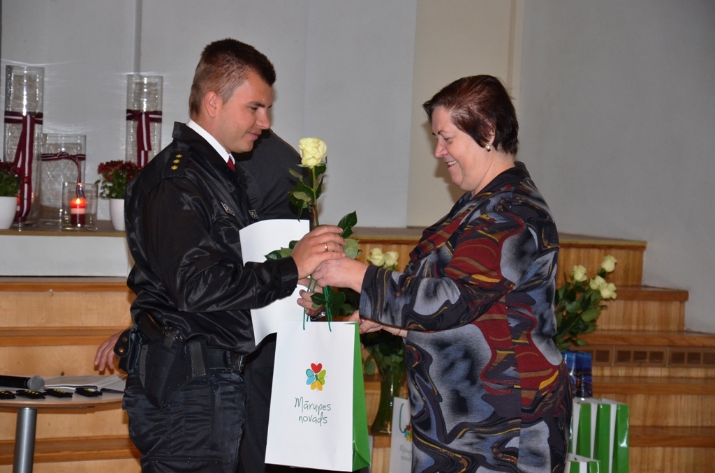 Pašvaldības policijas darbinieku zvēresta nodošana 04.12.2015.