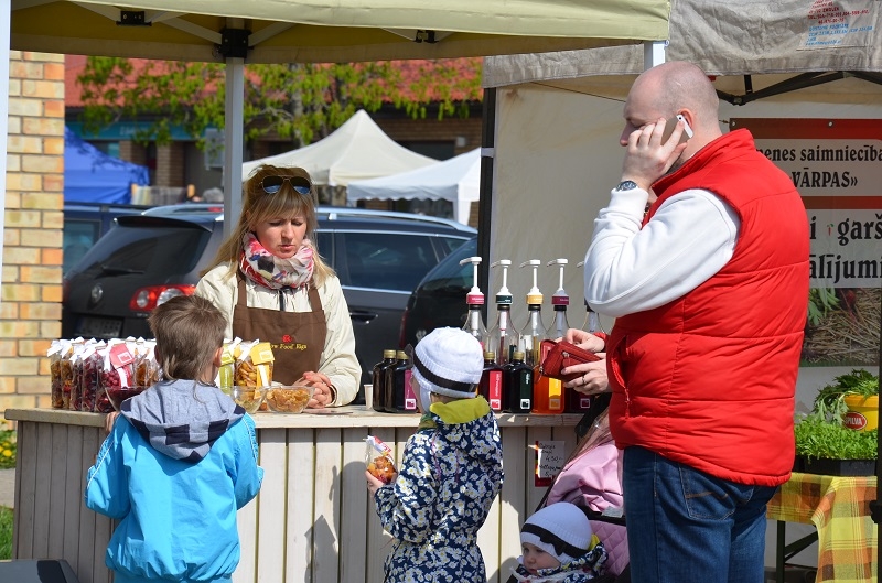 Latvijas mājražotāju tirdziņš Mārupē, 04.05.2015.