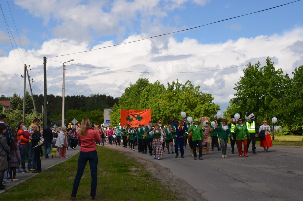 Bērnu un jauniešu svētki “Ar vasaru saujā”, 31.05.2015.