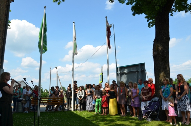acelts Dziesmu un deju svētku karogs Mārupē! 30.06.2013.