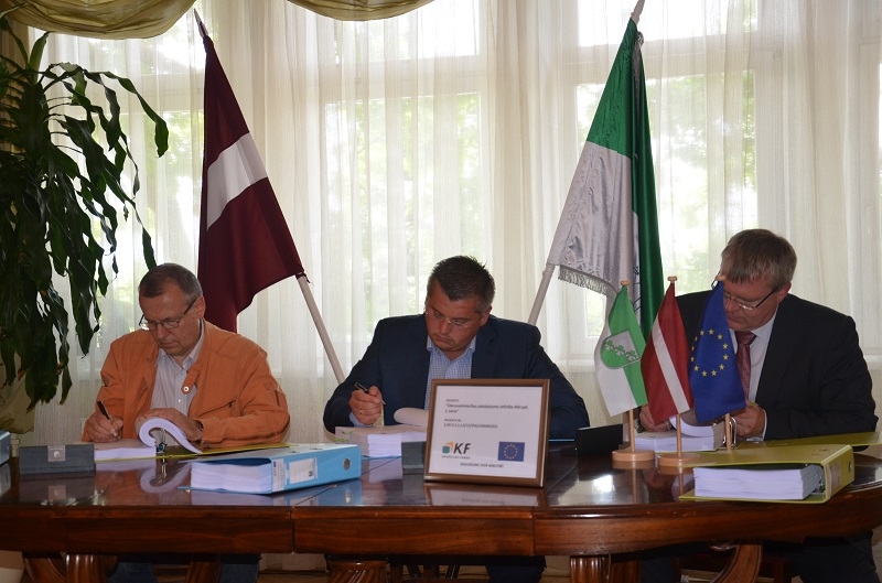 Ūdenssaimniecības infrastruktūras attīstības projekta līgumu slēgšana, 02.07.2014.