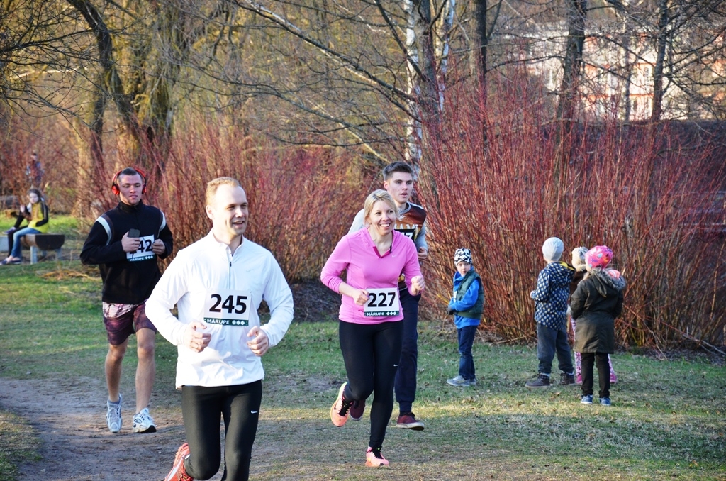 Pavasara krosa “Skrējiens apkārt Pavasara dīķim” 1.posms 12.04.2016.