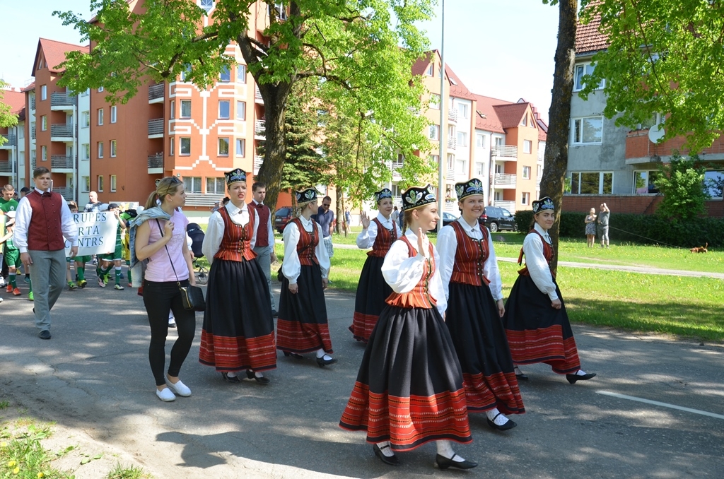 Bērnu un jauniešu svētki “Ar vasaru saujā” 2017