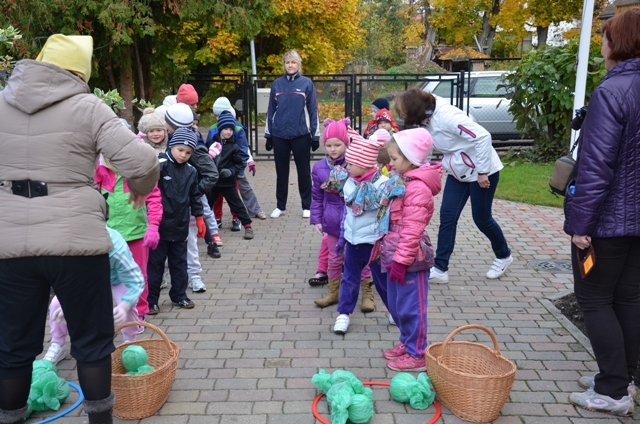 Novada pirmsskolas izglītības iestādes vienojas sportā, 17.10.2013.
