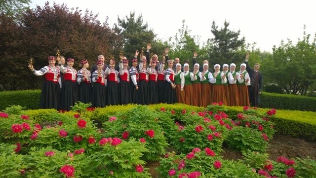 Deju kolektīvs “Mārupieši” starptautiskā festivālā Luojangā un Pekinā, 24.04.2014.