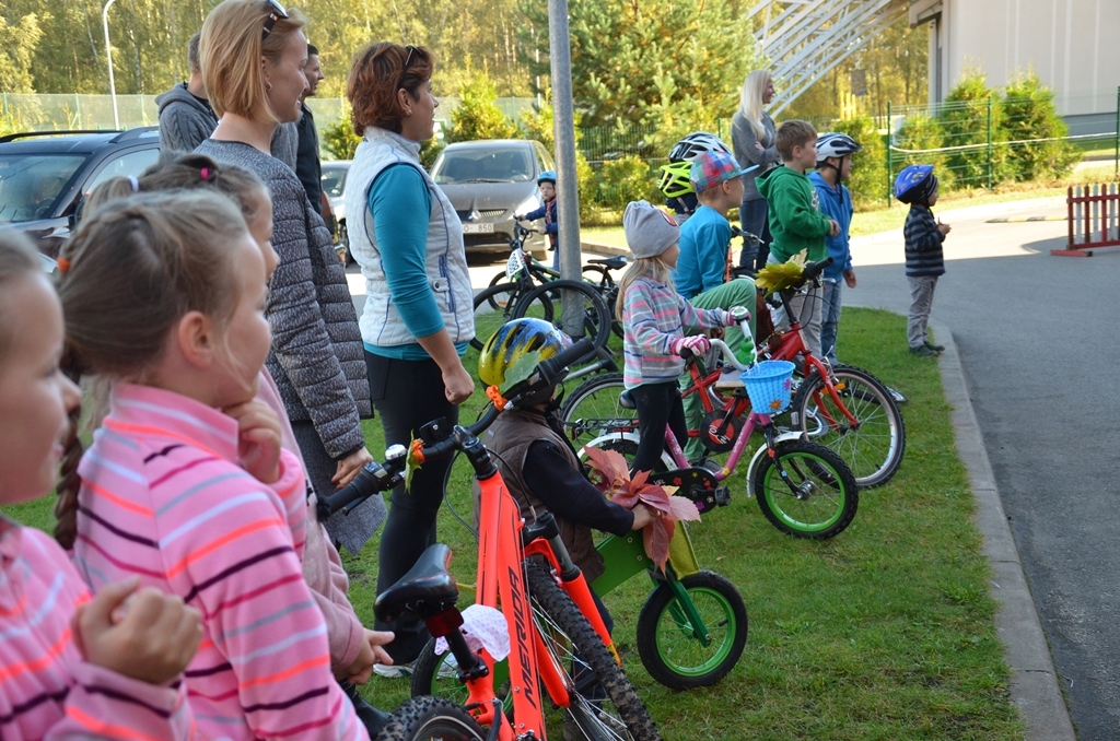 Atjaunotā skeitparka un uzstādīto velonovietņu atklāšana Jaunmārupē, 01.10.2016.