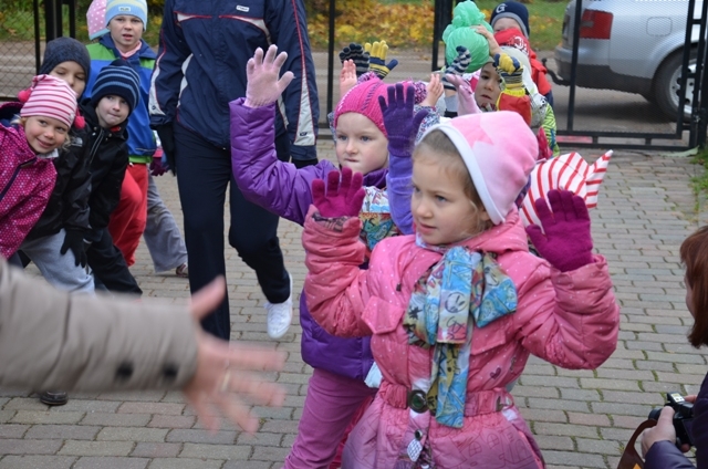 Novada pirmsskolas izglītības iestādes vienojas sportā, 17.10.2013.