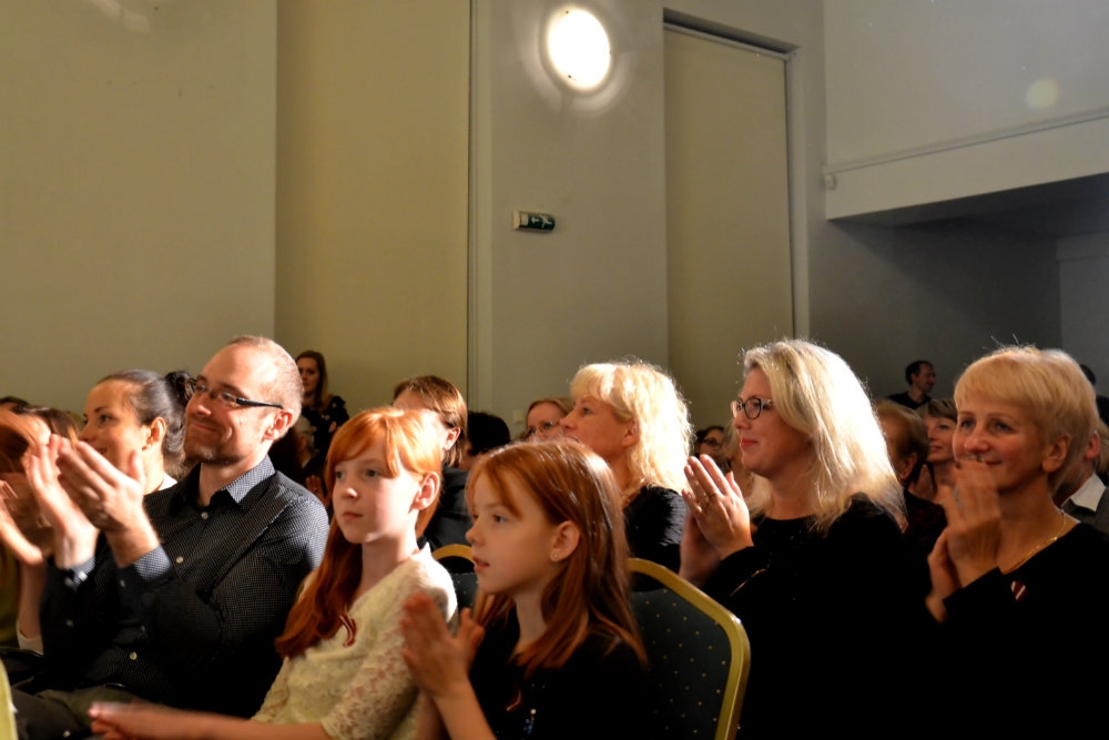 Mārupes Dāmu klubiņa izrāde “Pirms simts gadiem Bieriņmuižā” 17.11.2015.