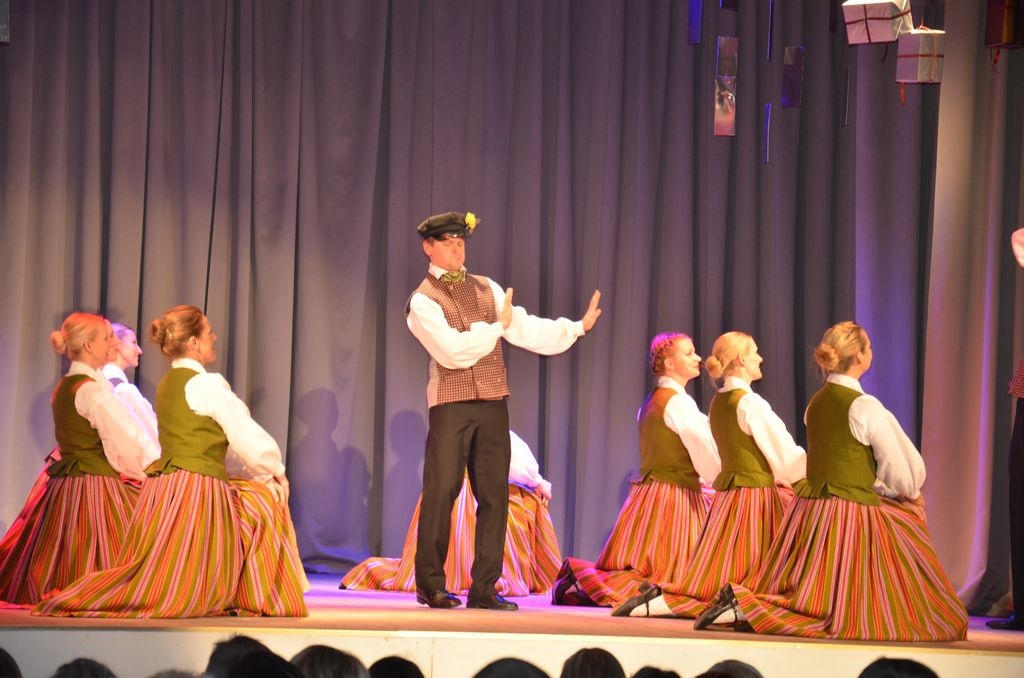 Tautas deju koncerts “Ziemas virpulī”, 12.12.2015.