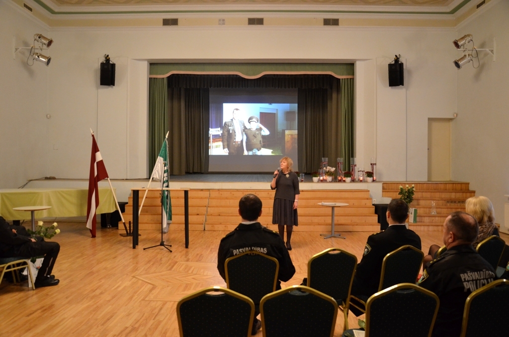 Pašvaldības policijas darbinieku zvēresta nodošana 04.12.2015.