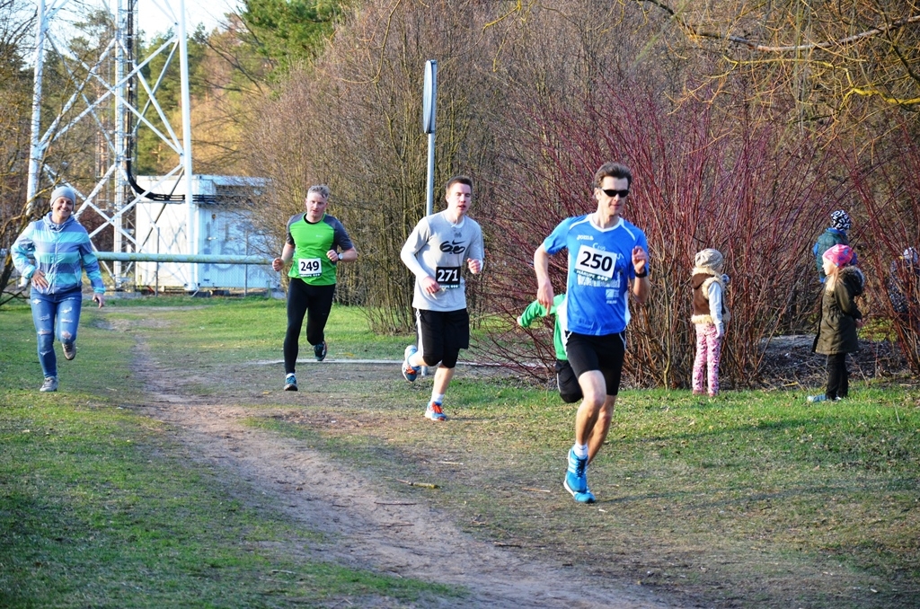Pavasara krosa “Skrējiens apkārt Pavasara dīķim” 1.posms 12.04.2016.