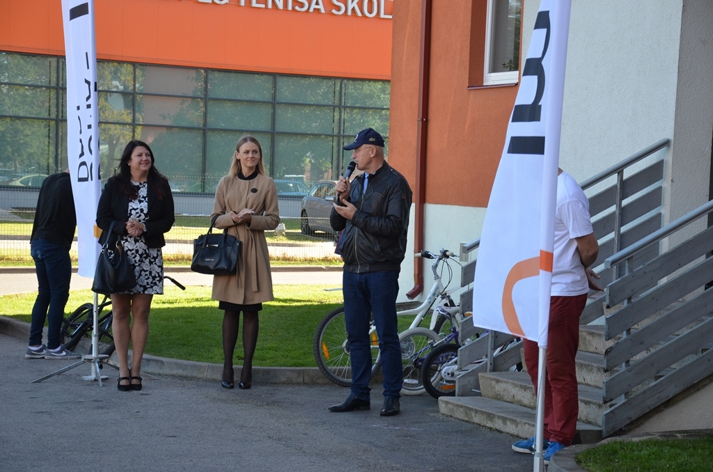 Atjaunotā skeitparka un uzstādīto velonovietņu atklāšana Jaunmārupē, 01.10.2016.
