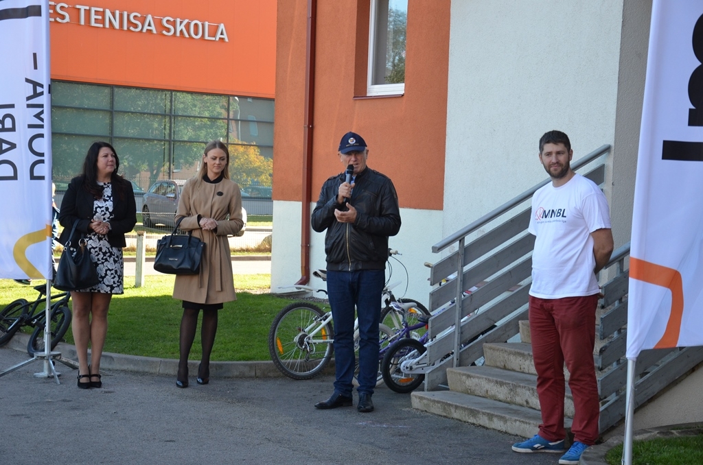 Atjaunotā skeitparka un uzstādīto velonovietņu atklāšana Jaunmārupē, 01.10.2016.
