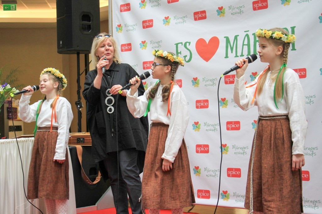 Foto izstādes “Es mīlu Mārupi” atklāšana, 30.04.2017.