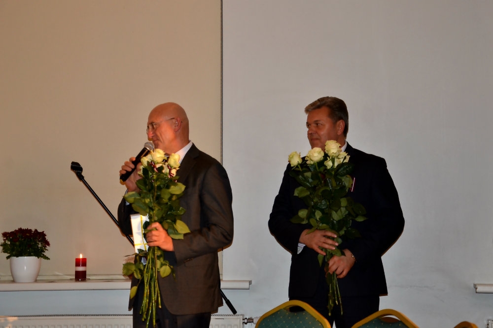 Mārupes Dāmu klubiņa izrāde “Pirms simts gadiem Bieriņmuižā” 17.11.2015.