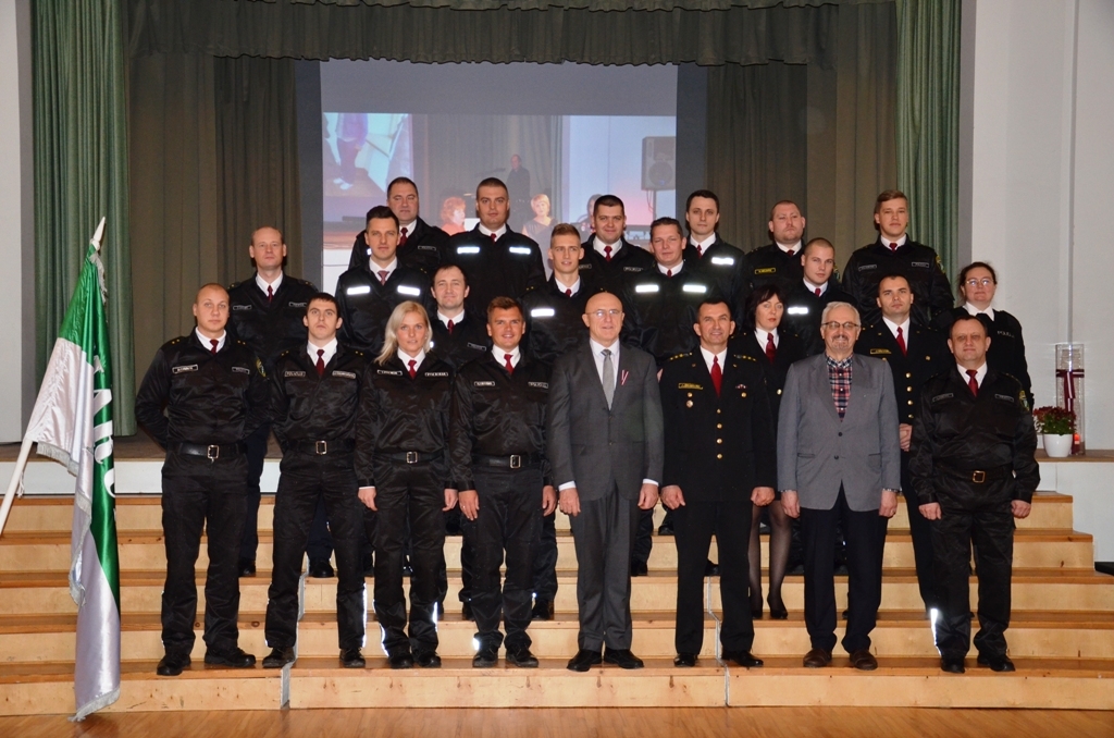 Pašvaldības policijas darbinieku zvēresta nodošana 04.12.2015.