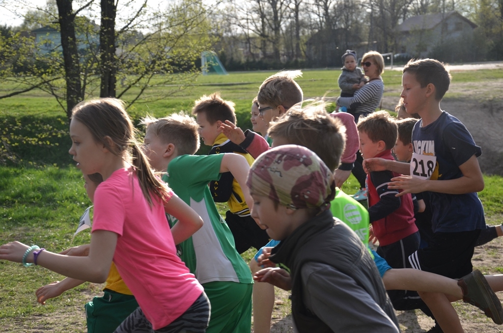 Pavasara kross “Skrējiens apkārt Pavasara dīķim” 4.posms 03.05.2016.