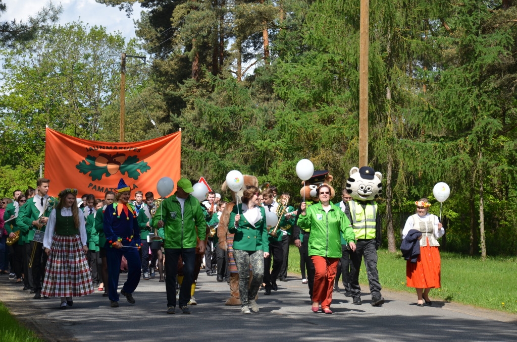 Bērnu un jauniešu svētki “Ar vasaru saujā”, 31.05.2015.
