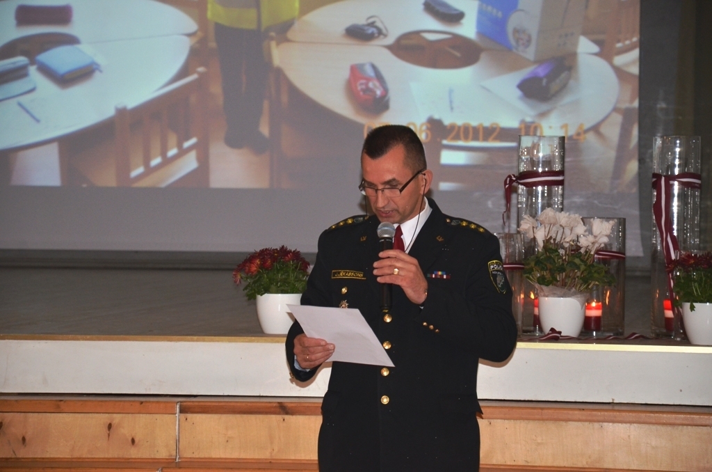 Pašvaldības policijas darbinieku zvēresta nodošana 04.12.2015.