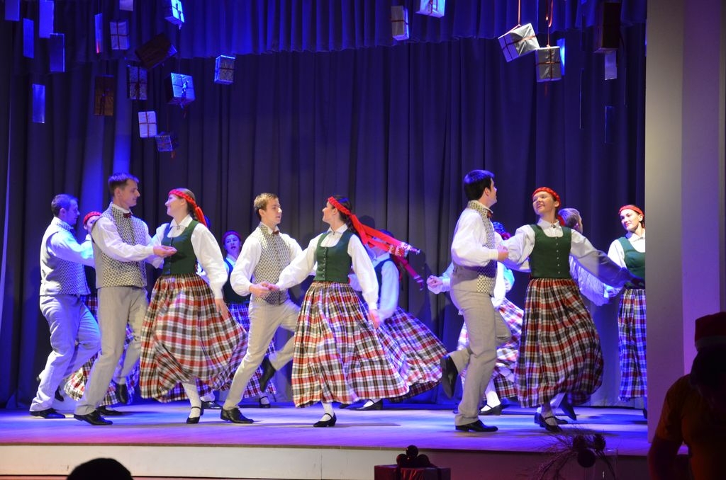 Tautas deju koncerts “Ziemas virpulī”, 12.12.2015.