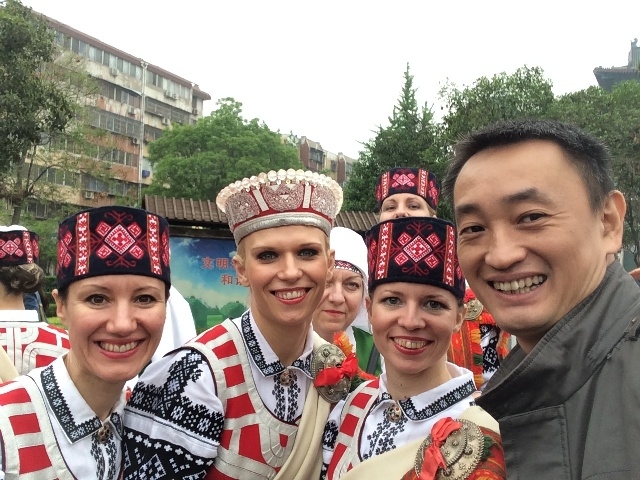Deju kolektīvs “Mārupieši” starptautiskā festivālā Luojangā un Pekinā, 24.04.2014.