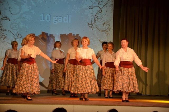 Senioru līnijdeju grupa “Vējiem līdzi” nosvin 10 gadu jubileju, 29.11.2014.