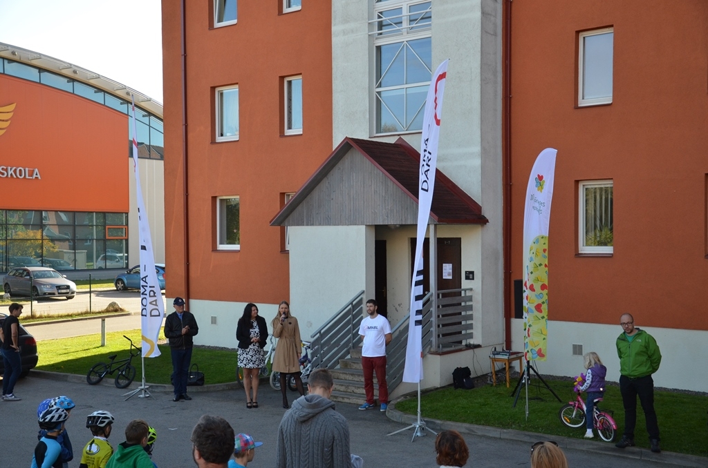 Atjaunotā skeitparka un uzstādīto velonovietņu atklāšana Jaunmārupē, 01.10.2016.