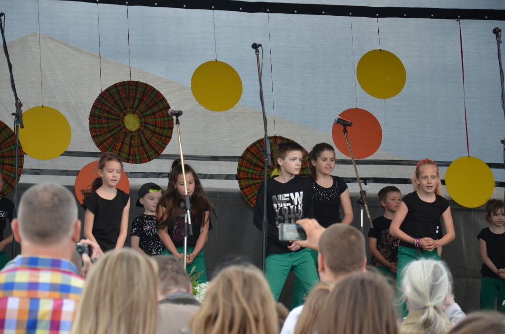 Bērnu un jauniešu svētki “Ar vasaru saujā”, 31.05.2015.