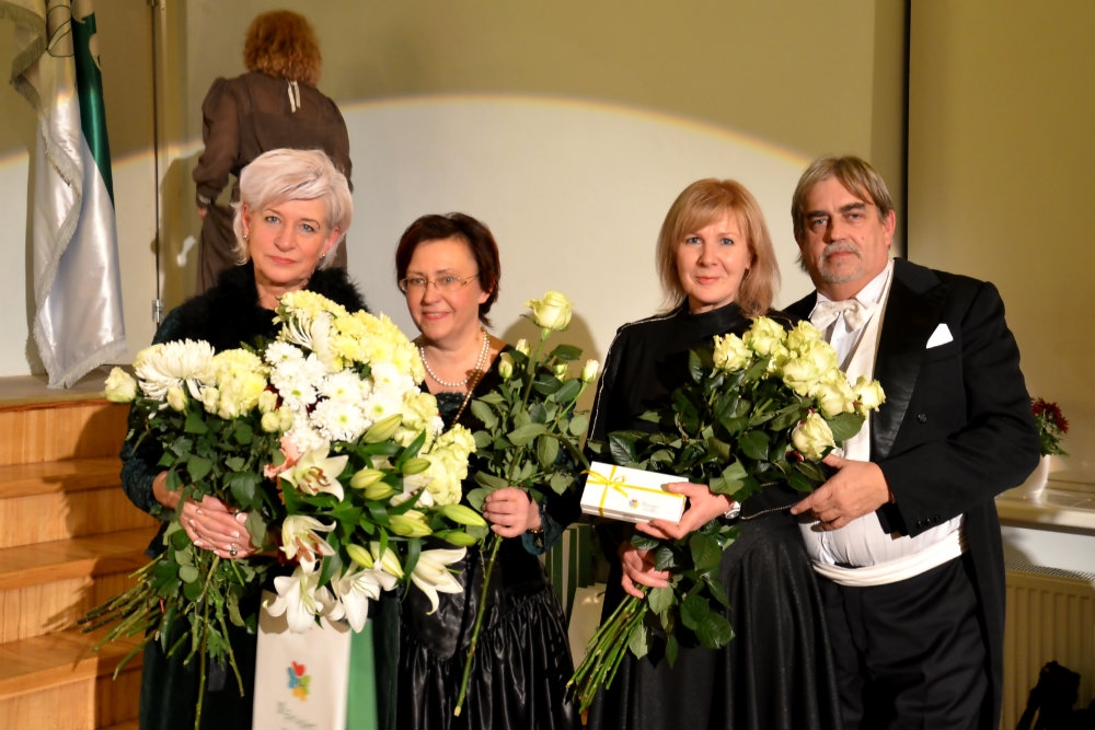 Mārupes Dāmu klubiņa izrāde “Pirms simts gadiem Bieriņmuižā” 17.11.2015.