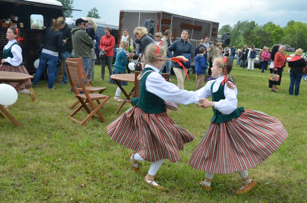 Bērnu un jauniešu svētki “Ar vasaru saujā”, 31.05.2015.
