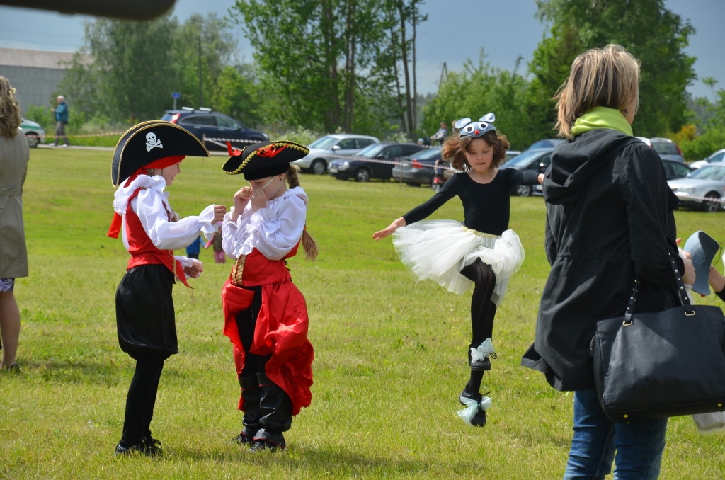 Bērnu un jauniešu svētki “Ar vasaru saujā”, 31.05.2015.